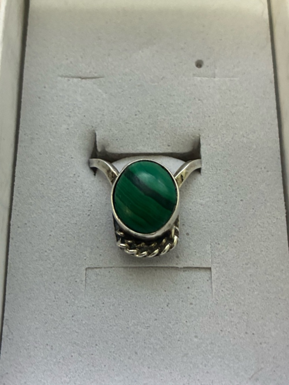 Unk Sterling Silver Ring with Green Malachite Oval Stone size 7